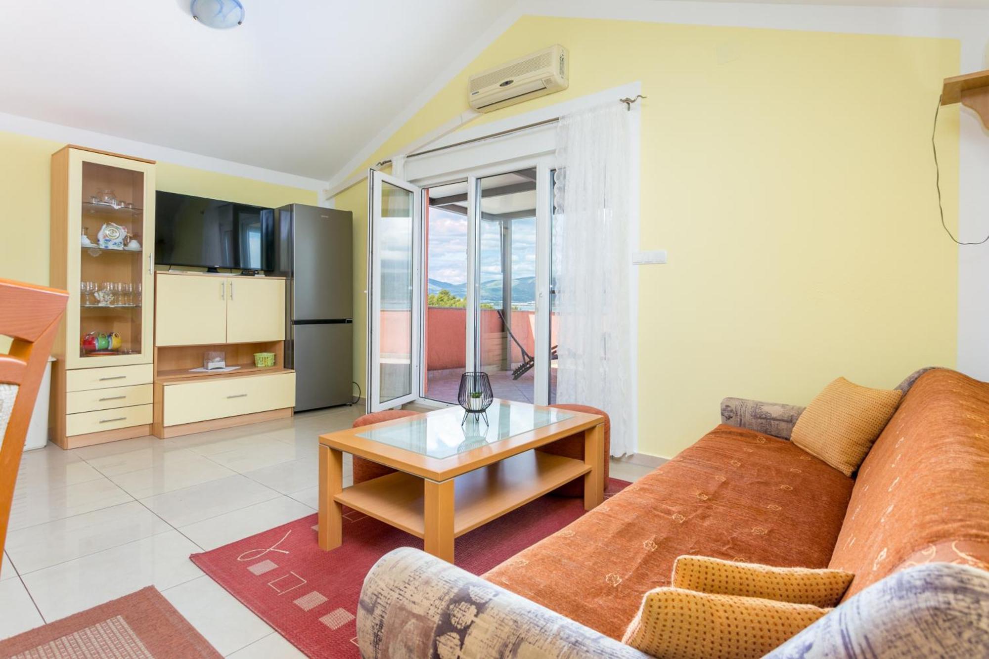Apartments By The Sea Slatine, Ciovo - 11126 Экстерьер фото